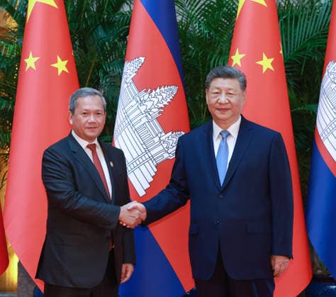 (260717) -- SHANGHAI, July 17, 2026 -- Chinese President Xi Jinping meets with Cambodian Prime Minister Hun Manet in Shanghai, east China, July 17, 2026. Hun Manet is here to attend the 2026 World Artificial Intelligence Conference and High-Level Meeting on Global AI Governance in Shanghai and on his working visit to China. ) CHINA-SHANGHAI-XI JINPING-CAMBODIAN PM-MEETING (CN) WangxYe 