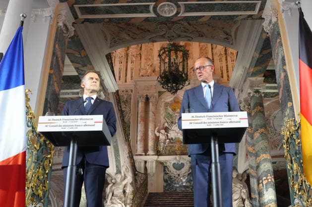 Pressekonferent nach dem 26. Deutsch-Franzoesischer Ministerrat Bundeskanzler Friedrich Merz gemeinsam mit dem franzoesischen Staatspraesident Emmanuel Macron bei der Pressekonferenz nach dem Deutsch-Franzoesischen Ministerrat in Schloss Augustusburg , Bruehl, 17.07.2026 Bruehl NRW Deutschland *** Press Conference Following the 26th Franco-German Ministerial Council: German Chancellor Friedrich Merz alongside French President Emmanuel Macron at the press conference following the Franco-German Ministerial Council at Augustusburg Palace, Brühl, July 17, 2026, Brühl, North Rhine-Westphalia, Germany