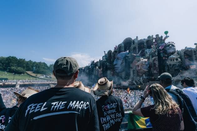 Festival visitors at the Mainstage pictured during the first day of the Tomorrowland electronic music festival, Friday 17 July 2026, in Boom. The first weekend of the 20th edition of the festival takes place at the De Schorre terrain in Boom, from 17 to 19 July.  EMILExWINDAL 181340660