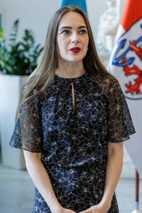17.07.2026. Düsseldorf. Die Friedensnobelpreisträgerin Oleksandra Matwijtschuk ist zu Gast in Düsseldorf. Die ukrainische Juristin und Menschenrechtsanwältin leitet das Center for Civil Liberties (CCL), das Menschenrechte und Demokratie in der Ukraine sowie in Eurasien voranbringen will. Matwijtschuk ist weltweit bekannte Vertreterin der ukrainischen Menschenrechtsbewegung und erhielt 2022 den Friedensnobelpreis für das CCL. Bei ihrem Besuch im Rathaus wird sie sich in das Goldene Buch der Stadt eintragen. Düsseldorf Rathaus, Jan-Wellem-Saal Nordrhein-Westfalen Deutschland *** July 17, 2026, Düsseldorf: Nobel Peace Prize laureate Oleksandra Matviychuk is visiting Düsseldorf. The Ukrainian lawyer and human rights advocate heads the Cen