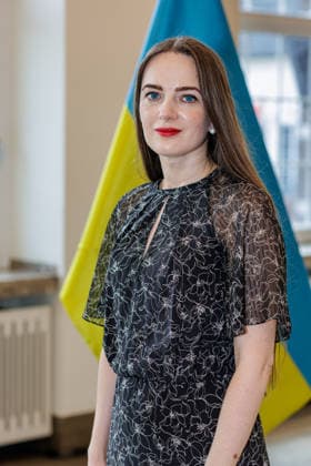 17.07.2026. Düsseldorf. Die Friedensnobelpreisträgerin Oleksandra Matwijtschuk ist zu Gast in Düsseldorf. Die ukrainische Juristin und Menschenrechtsanwältin leitet das Center for Civil Liberties (CCL), das Menschenrechte und Demokratie in der Ukraine sowie in Eurasien voranbringen will. Matwijtschuk ist weltweit bekannte Vertreterin der ukrainischen Menschenrechtsbewegung und erhielt 2022 den Friedensnobelpreis für das CCL. Bei ihrem Besuch im Rathaus wird sie sich in das Goldene Buch der Stadt eintragen. Düsseldorf Rathaus, Jan-Wellem-Saal Nordrhein-Westfalen Deutschland *** July 17, 2026, Düsseldorf: Nobel Peace Prize laureate Oleksandra Matviychuk is visiting Düsseldorf. The Ukrainian lawyer and human rights advocate heads the Cen