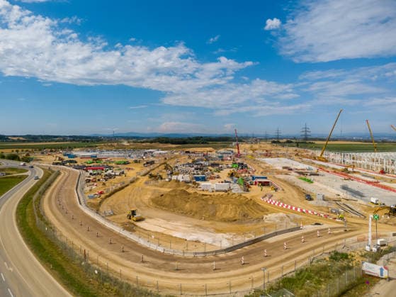 kronstorf, austria, 17 july 2026, protest against the google data center, drone shot of the construction site Kronstorf Stallbach Österreich *** Kronstorf, Österreich, 17. Juli 2026, Protest gegen das Google-Rechenzentrum, Drohnenaufnahme der Baustelle in Kronstorf Stallbach, Österreich Copyright: xx