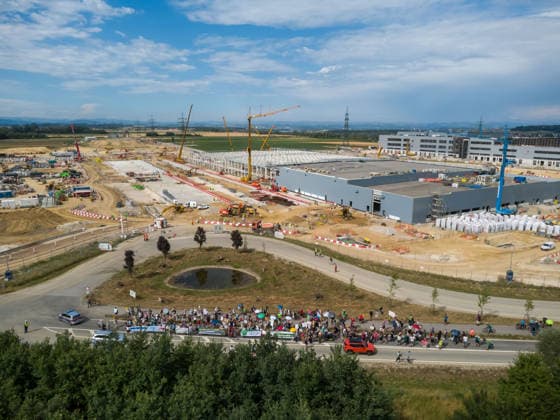 kronstorf, austria, 17 july 2026, protest against the google data center, drone shot of the construction site Kronstorf Stallbach Österreich *** Kronstorf, Österreich, 17. Juli 2026, Protest gegen das Google-Rechenzentrum, Drohnenaufnahme der Baustelle in Kronstorf Stallbach, Österreich Copyright: xx