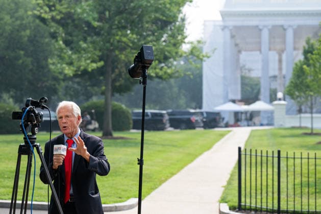 Peter Nevarro Speaks to Press Outside the White House WASHINGTON, DC - JULY 17: Senior Counselor to the President for Trade and Manufacturing Peter Navarro speaks during an interview outside the White House on July 17, 2026 in Washington, DC. Navarro primarily spoke about President Trump’s speech Thursday night. (Photo by Annabelle Gordon for The Washington Post) Washington DC United States  Copyright: xPool ABACAx