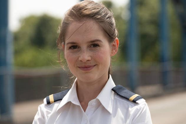 Schauspielerin Bianca NAWRATH spielt die Rolle der Klara Kroske, Portraet, Porträt, Portrait, Angeschnittenes Einzelbild, Einzelmotiv, Pressetermin anlaesslich der Dreharbeiten fuer die ARD Vorabendserie ,,Wapo Duisburg,, in Duisburg, 17.07.2026. *** Actress Bianca NAWRATH plays the role of Klara Kroske, portrait, Portrait, Close-up, Single Image, Single Motif, Press event during the filming of the ARD early-evening series Wapo Duisburg in Duisburg, July 17, 2026