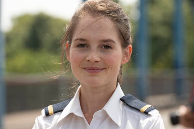 Schauspielerin Bianca NAWRATH spielt die Rolle der Klara Kroske, Portraet, Porträt, Portrait, Angeschnittenes Einzelbild, Einzelmotiv, Pressetermin anlaesslich der Dreharbeiten fuer die ARD Vorabendserie ,,Wapo Duisburg,, in Duisburg, 17.07.2026. *** Actress Bianca NAWRATH plays the role of Klara Kroske, portrait, Portrait, Close-up, Single Image, Single Motif, Press event during the filming of the ARD early-evening series Wapo Duisburg in Duisburg, July 17, 2026