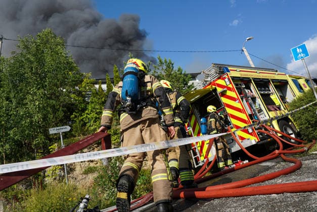 Brann i Drammen Drammen 20260717. Storbrann som har spredt seg fra rekkehus ved Krokstadelva i Drammen. Foto: Thomas Fure NTB Drammen Norge AQEGB1sXtQY EDITORIAL USE ONLY Ref:_BNCAQEGB1sXtQY.jpg *** Fire in Drammen Drammen 20260717 Major fire that has spread from townhouses near Krokstadelva in Drammen Photo: Thomas Fure, NTB Drammen, Norway AQEGB1sXtQY EDITORIAL USE ONLY Ref BNCAQEGB1sXtQY jpg  Copyright: xThomasxFurex xNTBx