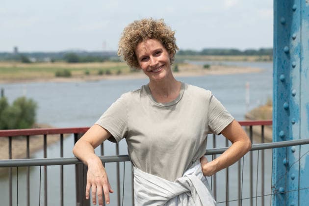 Schauspielerin Karen DAHMEN spielt die Rolle der Nadine Jaeger, Portraet, Porträt, Portrait, Angeschnittenes Einzelbild, Einzelmotiv, Pressetermin anlaesslich der Dreharbeiten fuer die ARD Vorabendserie ,,Wapo Duisburg,, in Duisburg, 17.07.2026. *** Actress Karen DAHMEN plays the role of Nadine Jaeger, portrait, Portrait, Close-up, Single Shot, Single Motif, Press event during the filming of the ARD early-evening series Wapo Duisburg in Duisburg, July 17, 2026