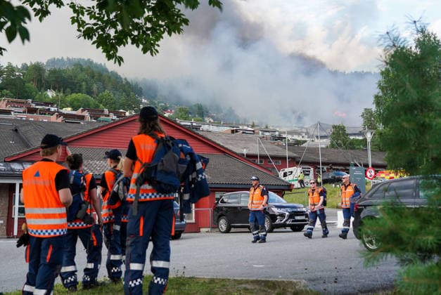 Brann i Drammen Drammen 20260717. Storbrann som har spredt seg fra rekkehus ved Krokstadelva i Drammen. Foto: Thomas Fure NTB Drammen Norge svsVivm_Taw EDITORIAL USE ONLY Ref:_BNCsvsVivm_Taw.jpg *** Fire in Drammen Drammen 20260717 Major fire that has spread from townhouses near Krokstadelva in Drammen Photo: Thomas Fure, NTB Drammen, Norway svsVivm Taw EDITORIAL USE ONLY Ref BNCsvsVivm Taw jpg  Copyright: xThomasxFurex xNTBx