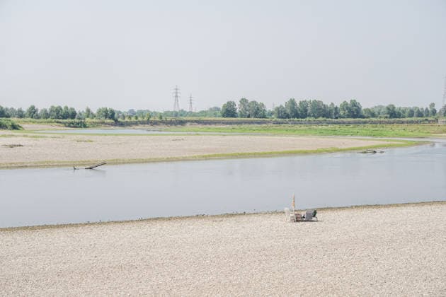 IPA86759796 - MEZZANA BIGLI (PAVIA), July 17, 2026 - The dry riverbed of the Po River, 3 meters below the standard hydrometric level, near the Gerola Bridge in Mezzana Bigli.  Copyright: xEmanuelexRobertoxDexCarlix xx 86759796