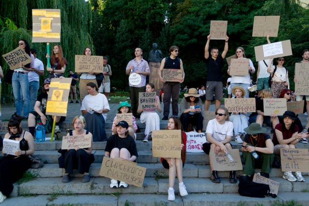 Activists protest against the dismissal of Ukrainian Defence Minister Mykhailo Fedorov in Ivana Franka Square in the evening on the second day of rallies, Kyiv, Ukraine, July 17, 2026. (Photo by Kyrylo Chubotin Ukrinform) Protest action against dismissal of Mykhailo Fedorov goes on in Kyiv  Copyright: xKyryloxChubotinx