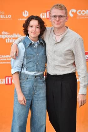 IPA86760061 - Giffoni Vallepiana Giffoni Festival Photocall for the film Sunny Dancer. Pictured: Bella Ramsey and George Jaques  Copyright: xVincenzoxLandix xVincenzoxLandix 86760061