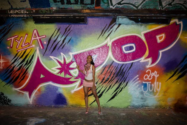 Tyla made a surprise appearance at Leake Street Arches to unveil a special graffiti created ahead of the release of her sophomore album A*POP , London, UK, 17 July 2026. Tyla completed the graffiti mural by adding the album s release date and her signature., Credit:Ewelina Stachurska Show Me You Ewelina Stachurska Avalon UK, London, Leake Street Arches  Copyright: xEwelinaxStachurskaxShowxMexYoux xEwelinaxStachurskax xAvalonx 1117063144
