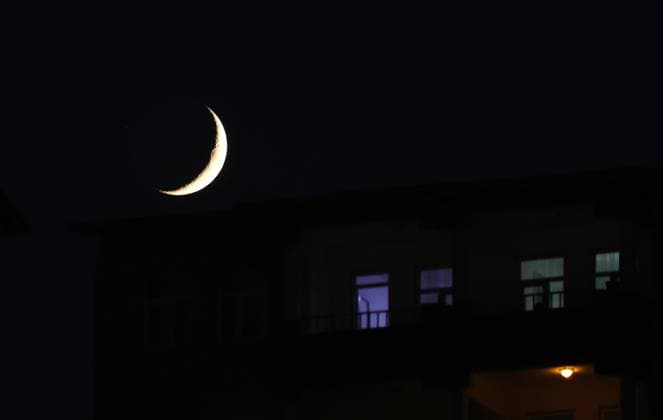 Crescent moon in Hakkari HAKKARI, TURKIYE - JULY 17: A crescent moon is seen in the evening sky over Hakkari, Turkiye, on July 17, 2026. Sayim Harmanci Anadolu Hakkari Turkey. Editorial use only. Please get in touch for any other usage.  Copyright: x2026xAnadoluxSayimxHarmancix
