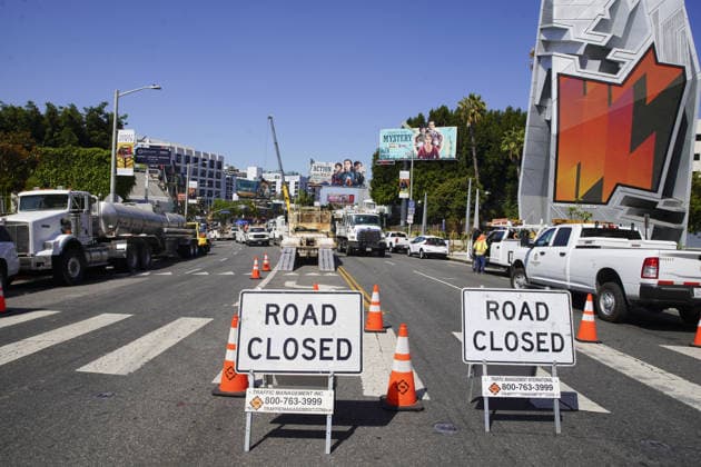 Water pipeline break, flood parts of West Hollywood WEST HOLLYWOOD, CALIFORNIA - JULY 17: Crews work to repair a sink hole and pipes on Sunset Blvd, after a water main break that flooded parts of West Hollywood on July 17, 2026 in West Hollywood, CA, United States. Katie McTiernan Anadolu Los Angeles United States. Editorial use only. Please get in touch for any other usage.  Copyright: x2026xAnadoluxKatiexMcTiernanx