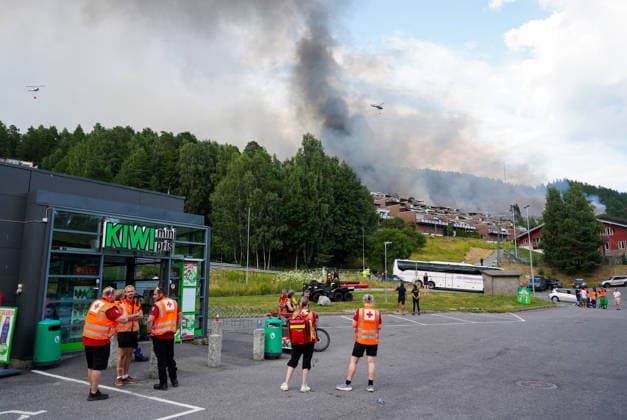 Fire in Drammen Drammen 20260717. Large fire that has spread from terraced houses by the Krokstadelva in Drammen. Photo: Thomas Fure NTB Drammen Norway jXBqwQ90xv0 EDITORIAL USE ONLY Ref:_BNCjXBqwQ90xv0.jpg *** Fire in Drammen Drammen 20260717 Large fire that has spread from row houses along the Krokstadelva River in Drammen Photo by Thomas Fure, NTB Drammen, Norway jXBqwQ90xv0 EDITORIAL USE ONLY Ref BNCjXBqwQ90xv0 jpg  Copyright: xThomasxFurex xNTBx