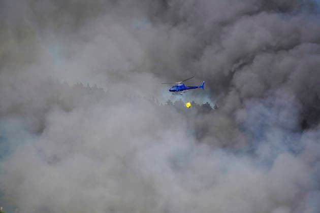 Fire in Drammen, Norway Drammen 20260717. Large fire that has spread from terraced houses by the Krokstadelva in Drammen. Photo: Thomas Fure NTB Drammen Norway CWStsFYSwDQ EDITORIAL USE ONLY Ref:_BNCCWStsFYSwDQ.jpg *** Fire in Drammen, Norway Drammen 20260717 Large fire that has spread from row houses along the Krokstadelva River in Drammen Photo by Thomas Fure, NTB Drammen, Norway CWStsFYSwDQ EDITORIAL USE ONLY Ref BNCCWStsFYSwDQ jpg  Copyright: xThomasxFurex xNTBx