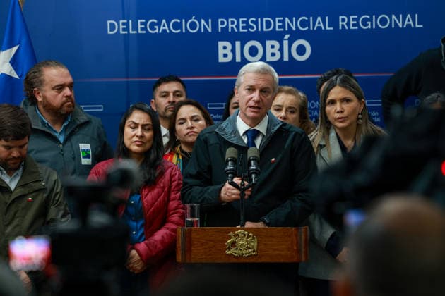 Penco, Friday, July 17, 2026: President José Antonio Kast oversees cleanup efforts in the areas affected by the frontal system in the Cerro Verde Bajo sector of the Penco municipality. Carlos Acuna, Aton, Chile; Concepción, Chile. Aton 1173413.jpeg  Copyright: CARLOSxACUNA ATONxCHILE