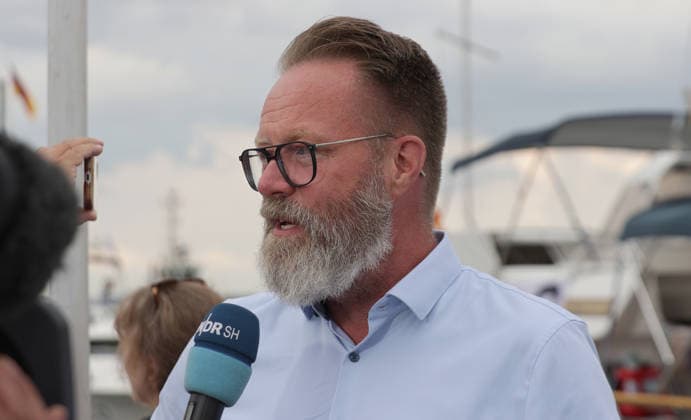 Wirtschaftsminister Schleswig Holstein, Claus Ruhe Madsen Impressionen der Eroeffung der 137.Travemuender Woche Reisen, Tourismus, urlaub, Ferien, Ostsee, Travemuende, Segelsport Travemuende *** Claus Ruhe Madsen, Minister of Economic Affairs of Schleswig-Holstein: Highlights from the Opening of the 137th Travemünde Week Travel, Tourism, Vacation, Holidays, Baltic Sea, Travemünde, Sailing in Travemünde