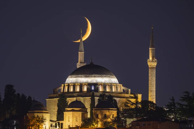 Crescent moon over Istanbul ISTANBUL, TURKIYE - JULY 17: The crescent moon rises above the Yavuz Sultan Selim Mosque in Istanbul, Turkiye, on July 17, 2026. Isa Terli Anadolu Istanbul Turkey. Editorial use only. Please get in touch for any other usage.  Copyright: x2026xAnadoluxIsaxTerlix