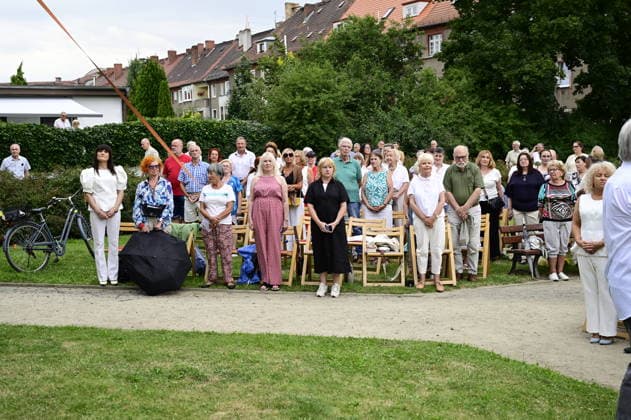 Erinnerung an griechische Geschichte: Gedenkfeier am Obelisken im Ignacy-Paderewski-Park in Zgorzelec zum 110. Jahrestag der Ankunft des 4. griechischen Armeekorps, gefolgt von einem Konzert des Bouzouki-Virtuosen Angelo Wangelis. Zgorzelec, 17.07.2026 *** Commemoration of Greek History: A memorial ceremony at the obelisk in Ignacy Paderewski Park in Zgorzelec marking the 110th anniversary of the arrival of the 4th Greek Army Corps, followed by a concert by bouzouki virtuoso Angelo Wangelis in Zgorzelec, July 17, 2026 Copyright: xMatthiasxWehnertx