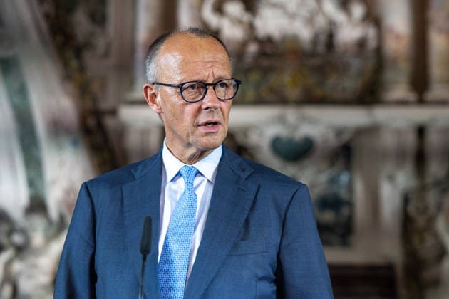 26. Deutsch-Französischer Ministerrat am 17. Juli 2026 im Schloss Augustusburg zu Brühl. Im Bild der Bundeskanzler der Bundesrepublik Deutschland Friedrich Merz während der gemeinsamen Pressekonferrenz. Anlässlich des Ministerrates begrüßten der Kanzler sowie Mitglieder seines Kabinetts den Französischen Präsidenten Emmanuel Macron sowie einige Mitglieder der französischen Regierung. Brühl Nordrhein-Westfalen Deutschland *** 26 German-French Ministerial Council on July 17, 2026, at Augustusburg Palace in Brühl. Pictured: Friedrich Merz, Chancellor of the Federal Republic of Germany, during the joint press conference. On the occasion of the Ministerial Council, the Chancellor and members of his cabinet welcomed French President Em
