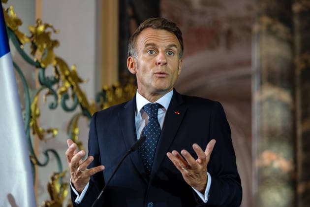 26. Deutsch-Französischer Ministerrat am 17. Juli 2026 im Schloss Augustusburg zu Brühl. Im Bild der französische Staatspräsident Emmanuel Macron während der gemeinsamen Pressekonferrenz. Anlässlich des Ministerrates begrüßten der Kanzler sowie Mitglieder seines Kabinetts den Französischen Präsidenten Emmanuel Macron sowie einige Mitglieder der französischen Regierung. Brühl Nordrhein-Westfalen Deutschland *** 26 German-French Ministerial Council on July 17, 2026, at Augustusburg Palace in Brühl. Pictured: French President Emmanuel Macron during the joint press conference. On the occasion of the Ministerial Council, the Chancellor and members of his cabinet welcomed French President Emmanuel Macron and several members of the Fr