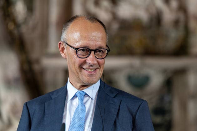 26. Deutsch-Französischer Ministerrat am 17. Juli 2026 im Schloss Augustusburg zu Brühl. Im Bild der Bundeskanzler der Bundesrepublik Deutschland Friedrich Merz während der gemeinsamen Pressekonferrenz. Anlässlich des Ministerrates begrüßten der Kanzler sowie Mitglieder seines Kabinetts den Französischen Präsidenten Emmanuel Macron sowie einige Mitglieder der französischen Regierung. Brühl Nordrhein-Westfalen Deutschland *** 26 German-French Ministerial Council on July 17, 2026, at Augustusburg Palace in Brühl. Pictured: Friedrich Merz, Chancellor of the Federal Republic of Germany, during the joint press conference. On the occasion of the Ministerial Council, the Chancellor and members of his cabinet welcomed French President Em