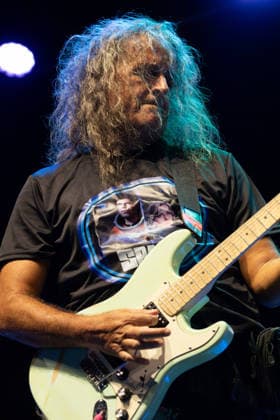 17.07.2026, Bellinzona, Parco Urbano, Nevermind Music Fest 2026: Modena City Ramblers, Francesco Fry Moneti (guitars, fiddle, banjo, mandolin, backing vocals) Bellinzona Parco Urbano Ticino Switzerland *** July 17, 2026, Bellinzona, Parco Urbano, Nevermind Music Fest 2026 Modena City Ramblers, Francesco Fry Moneti—guitars, fiddle, banjo, mandolin, backing vocals—Bellinzona, Parco Urbano, Ticino, Switzerland Copyright: xJustPictures.ch FrancescoxMinghettix jp-en-FrMi-_NG_0451