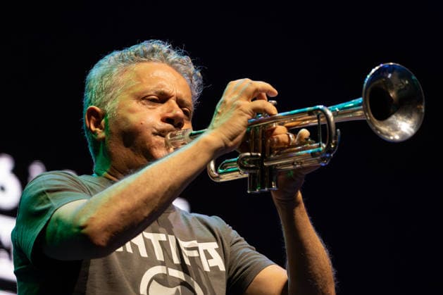 17.07.2026, Bellinzona, Parco Urbano, Nevermind Music Fest 2026: Modena City Ramblers, Franco D Aniello (flute, tin whistle, trumpet, sax, backing vocals, acoustic guitar, glockenspiel, percussion) Bellinzona Parco Urbano Ticino Switzerland *** July 17, 2026, Bellinzona, Parco Urbano, Nevermind Music Fest 2026 Modena City Ramblers, Franco D Aniello: flute, tin whistle, trumpet, saxophone, backing vocals, acoustic guitar, glockenspiel, percussion Bellinzona Parco Urbano Ticino Switzerland Copyright: xJustPictures.ch FrancescoxMinghettix jp-en-FrMi-_NG_0472