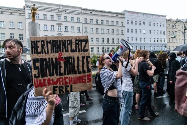 Protest Held Against AI Surveillance Measures in Berlin BERLIN, GERMANY JULY 17, 2026: Demonstrators take part in a protest against the deployment of an AI-assisted police surveillance system in Berlin on July 17, 2026. The system, introduced in selected areas of the city, is designed to analyze video footage and detect what authorities describe as suspicious behavior. Critics argue the technology expands state surveillance, raises privacy concerns and risks discriminatory policing and the criminalization of marginalized communities. Berlin Germany Copyright: x xAndrÃ sxTrujillox xJNAxPressx
