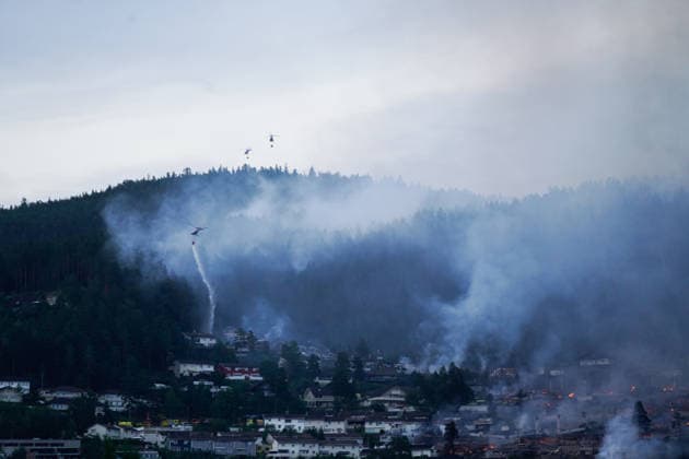Brann i Drammen Drammen 20260717. Storbrann som har spredt seg fra rekkehus ved Krokstadelva i Drammen. Foto: Thomas Fure NTB Drammen Norge 8Vdml89EnGE EDITORIAL USE ONLY Ref:_BNC8Vdml89EnGE.jpg *** Fire in Drammen Drammen 20260717 Major fire that has spread from townhouses near Krokstadelva in Drammen Photo by Thomas Fure, NTB Drammen, Norway 8Vdml89EnGE EDITORIAL USE ONLY Ref BNC8Vdml89EnGE jpg  Copyright: xThomasxFurex xNTBx