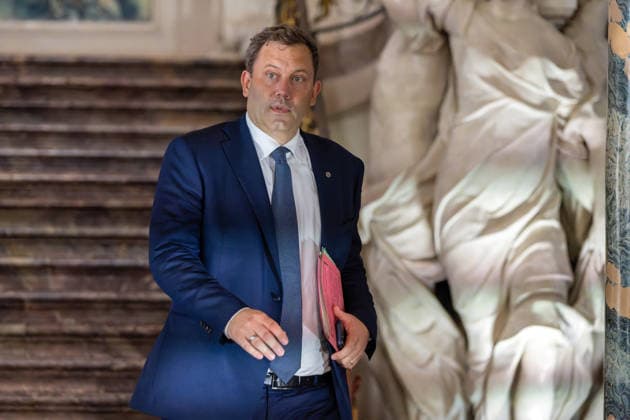 26. Deutsch-Französischer Ministerrat am 17. Juli 2026 im Schloss Augustusburg zu Brühl. Im Bild der deutsche Finanzminister Lars Klingbeil vor der gemeinsamen Pressekonferenz des französischen Staatspräsidenten Emmanuel Macron und des deutschen Bundeskanzlers Friedrich Merz. Anlässlich des Ministerrates begrüßten der Kanzler sowie Mitglieder seines Kabinetts den Französischen Präsidenten Emmanuel Macron sowie einige Mitglieder der französischen Regierung. Brühl Nordrhein-Westfalen Deutschland *** 26 German-French Ministerial Council on July 17, 2026, at Augustusburg Palace in Brühl. Pictured: German Finance Minister Lars Klingbeil before the joint press conference held by French President Emmanuel Macron and German Chancellor