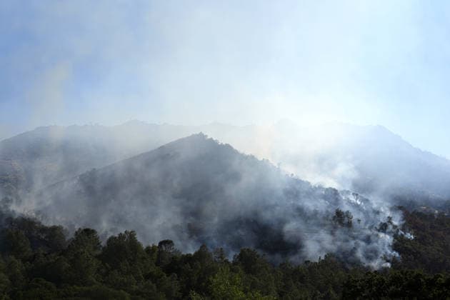 Morgan fire near Mount Diablo of California CONTRA COSTA COUNTY, CALIFORNIA - JULY 17: A view of burning areas on mountain as crews battle wildfire between Morgan Territory State Park and Mount Diablo State Park in Contra Costa County, California, United States on July 17, 2026. Tayfun Coskun Anadolu California United States. Editorial use only. Please get in touch for any other usage.  Copyright: x2026xAnadoluxTayfunxCoskunx