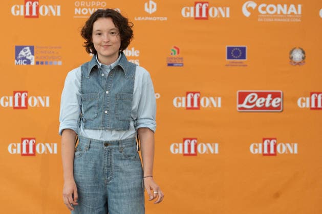 56th Giffoni Film Festival - Photocall Sunny Dancer British actress Bella Ramsey attends the photocall for the film Sunny Dancer during the 56th edition of the Giffoni Film Festival in Giffoni Valle Piana, Italy on July 17, 2026. Photo by Andrea Bracaglia ABACAPRESS.COM Giffoni Valle Piana Italy Italy  Copyright: xBracagliaxAndrea ABACAx