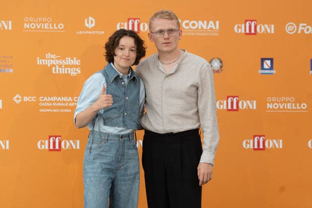 56th Giffoni Film Festival - Photocall Sunny Dancer British actress Bella Ramsey and Director George Jaques attend the photocall for the film Sunny Dancer during the 56th edition of the Giffoni Film Festival in Giffoni Valle Piana, Italy on July 17, 2026. Photo by Andrea Bracaglia ABACAPRESS.COM Giffoni Valle Piana Italy Italy  Copyright: xBracagliaxAndrea ABACAx