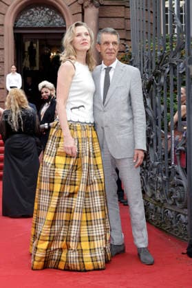Franziska Reichenbacher mit Ehemann Alfred Joseph Schneiberg bei der Eröffnung der Nibelungen-Festspiele 2026 mit der Uraufführung des Stücks Die Hunnenkönigin auf der Open-Air-Bühne vor dem Wormser Dom. Worms, 17.07.2026 *** Franziska Reichenbacher with her husband Alfred Joseph Schneiberg at the opening of the 2026 Nibelungen Festival, featuring the world premiere of the play *The Hun Queen* on the open-air stage in front of Worms Cathedral, Worms, July 17, 2026 Foto:xP.xBackx xFuturexImagex nibelungen_6725