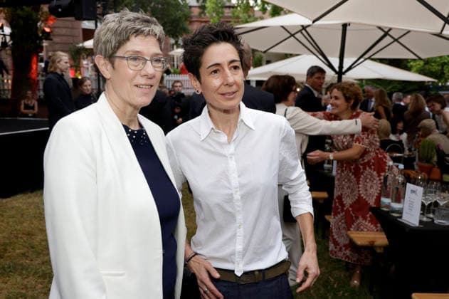 Annegret Kramp-Karrenbauer und Dunja Hayali bei der Eröffnung der Nibelungen-Festspiele 2026 mit der Uraufführung des Stücks Die Hunnenkönigin auf der Open-Air-Bühne vor dem Wormser Dom. Worms, 17.07.2026 *** Annegret Kramp-Karrenbauer and Dunja Hayali at the opening of the 2026 Nibelungen Festival, featuring the world premiere of the play *The Hun Queen* on the open-air stage in front of Worms Cathedral, Worms, July 17, 2026 Foto:xP.xBackx xFuturexImagex nibelungen_6767