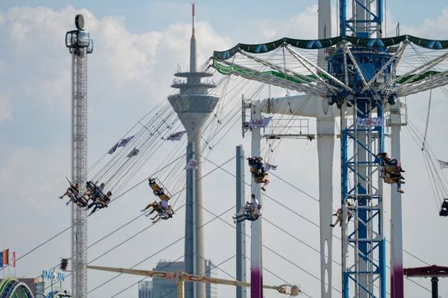Rheinkirmes 2026 ** NUR FÜR REDAKTIONELLE ZWECKE ** EDITORIAL USE ONLY **<p>Besucher genießen am Freitag, den 17.07.2026, die Rheinkirmes 2026 in Düsseldorf. Deutschland NRW Düsseldorf Copyright: OleksandrxVoskresenskyi *** Rheinkirmes 2026 ** FOR EDITORIAL PURPOSES ONLY ** EDITORIAL USE ONLY ** p Visitors enjoy the Rheinkirmes 2026 on Friday, July 17, 2026, in Düsseldorf, Germany (North Rhine-Westphalia). Düsseldorf. Copyright OleksandrxVoskresenskyi Copyright: OleksandrxVoskresenskyi doc86rmhxzxucm1housgoa2 ,EDITORIAL USE ONLY