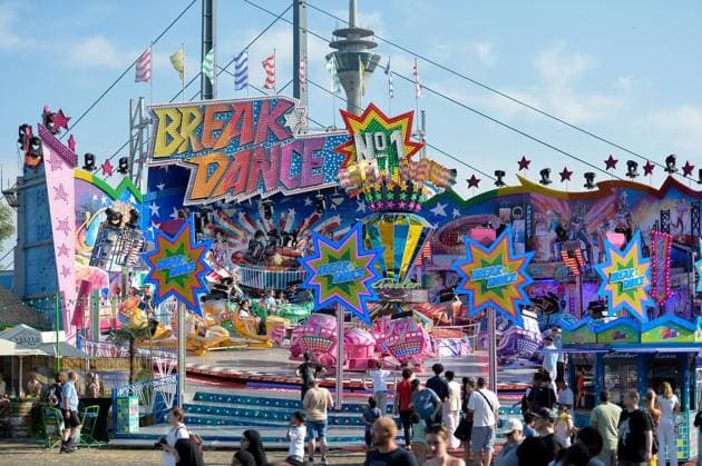Rheinkirmes 2026 ** NUR FÜR REDAKTIONELLE ZWECKE ** EDITORIAL USE ONLY **<p>Besucher genießen am Freitag, den 17.07.2026, die Rheinkirmes 2026 in Düsseldorf. Deutschland NRW Düsseldorf Copyright: OleksandrxVoskresenskyi *** Rheinkirmes 2026 ** FOR EDITORIAL PURPOSES ONLY ** EDITORIAL USE ONLY ** p Visitors enjoy the Rheinkirmes 2026 on Friday, July 17, 2026, in Düsseldorf, Germany (North Rhine-Westphalia). Düsseldorf. Copyright OleksandrxVoskresenskyi Copyright: OleksandrxVoskresenskyi doc86rmh4lzuqvk4859228p ,EDITORIAL USE ONLY