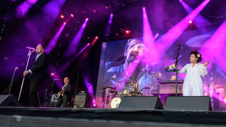 Deacon Blue performs at The Castle Concerts in Edinburgh, UK - 17 Jul 2026 Ricky Ross, Lewis Gordon, Dougie Vipond and Lorraine McIntosh of the Scottish band Deacon Blue perform live on stage at The Castle Concerts, Edinburgh Castle. Edinburgh United Kingdom Copyright: xStuartxWestwoodx xSOPAxImagesx SWESTWOOD02