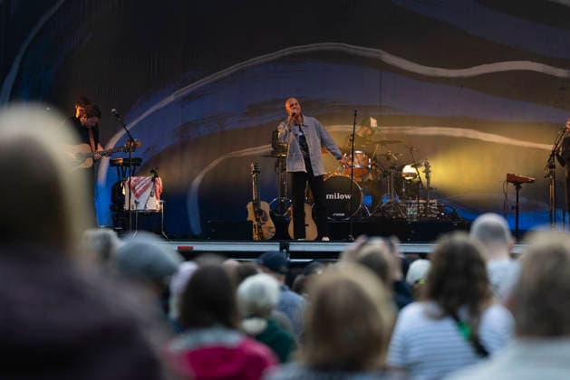 Konzert Milow Schallkultur 17.07.2026 - Konzert des belgischen Singer-Songwriter Milow im Weimarhallenpark in Weimar im Rahmen des Festivals Schallkultur. Weimar Thueringen Deutschland *** Milow Concert, Schallkultur, July 17, 2026: Concert by Belgian singer-songwriter Milow at Weimarhallenpark in Weimar as part of the Schallkultur Festival in Weimar, Thuringia, Germany 170726_ppb-43