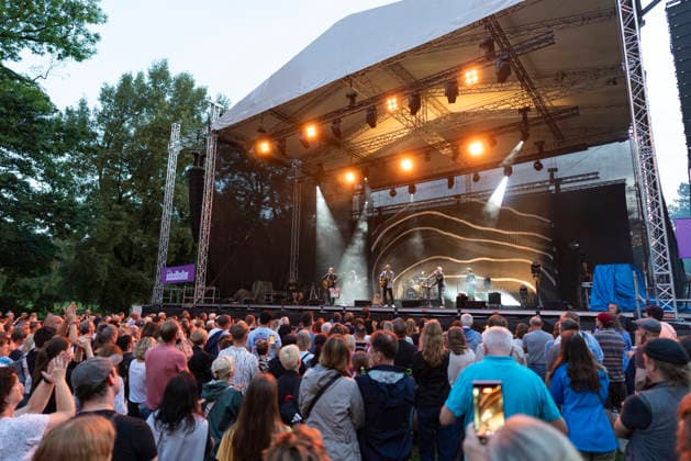 Konzert Milow Schallkultur 17.07.2026 - Konzert des belgischen Singer-Songwriter Milow im Weimarhallenpark in Weimar im Rahmen des Festivals Schallkultur. Weimar Thueringen Deutschland *** Milow Concert, Schallkultur, July 17, 2026: Concert by Belgian singer-songwriter Milow at Weimarhallenpark in Weimar as part of the Schallkultur Festival in Weimar, Thuringia, Germany 170726_ppb-98