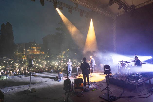 Konzert Milow Schallkultur 17.07.2026 - Konzert des belgischen Singer-Songwriter Milow im Weimarhallenpark in Weimar im Rahmen des Festivals Schallkultur. Weimar Thueringen Deutschland *** Milow Concert, Schallkultur, July 17, 2026: Concert by Belgian singer-songwriter Milow at Weimarhallenpark in Weimar as part of the Schallkultur Festival in Weimar, Thuringia, Germany 170726_ppb-127