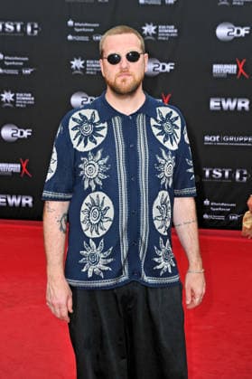 NIBELUNGEN FESTSPIELE. Alexander Wolfe anläßlich der Premiere des Stückes Die Hunnenkönigin im Rahmen der Nibelungen Festspiele am 17.07.2026 vor dem Kaiserdom Worms. 20260717MWI113541 *** NIBELUNGEN FESTIVAL Alexander Wolfe on the occasion of the premiere of the play *The Queen of the Huns* as part of the Nibelungen Festival on July 17, 2026, in front of the Imperial Cathedral in Worms 20260717MWI113541