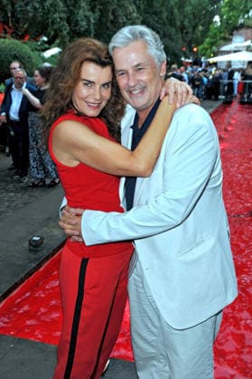 NIBELUNGEN FESTSPIELE. Timothy Peach und Nicola Tiggeler anläßlich der Premiere des Stückes Die Hunnenkönigin im Rahmen der Nibelungen Festspiele am 17.07.2026 vor dem Kaiserdom Worms. 20260717MWI113981 *** NIBELUNGEN FESTIVAL Timothy Peach and Nicola Tiggeler on the occasion of the premiere of the play *The Queen of the Huns* as part of the Nibelungen Festival on July 17, 2026, in front of the Imperial Cathedral in Worms 20260717MWI113981