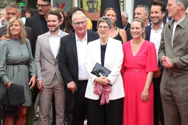 NIBELUNGEN FESTSPIELE 2026 Worms, 17.7..2026 Annegret Kramp-Karrenbauer mit Ehemann Helmut bei der Eröffnung und Roten Teppich der NIBELUNGEN FESTSPIELE 2026 in Worms Rheinland-Pfals Deutschland *** NIBELUNGEN FESTIVAL 2026, Worms, July 17, 2026: Annegret Kramp-Karrenbauer with her husband Helmut at the opening ceremony and red carpet event of the NIBELUNGEN FESTIVAL 2026 in Worms, Rhineland-Palatinate, Germany Copyright: xMatthiasxGränzdörferx