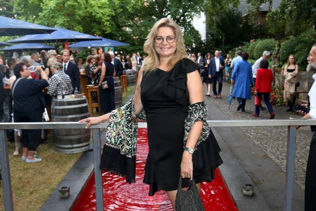 NIBELUNGEN FESTSPIELE 2026 Worms, 17.7..2026 Maren Gilzer bei der Eröffnung und Roten Teppich der NIBELUNGEN FESTSPIELE 2026 in Worms Rheinland-Pfals Deutschland *** NIBELUNGEN FESTIVAL 2026, Worms, July 17, 2026: Maren Gilzer at the opening ceremony and red carpet event of the NIBELUNGEN FESTIVAL 2026 in Worms, Rhineland-Palatinate, Germany Copyright: xMatthiasxGränzdörferx