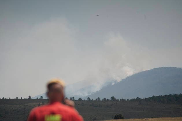 News Bilder des Tages More than 300 firefighters are working to extinguish the fire in La Mierla, Guadalajara. Firefighting crews are working to extinguish the fire, as of July 18, 2026, in La Mierla, Guadalajara, Castilla-La Mancha, Spain. The fire remains active on several fronts and is advancing toward the municipality of Semillas, forcing the evacuation of 529 residents from eleven municipalities and having already burned 3,483 hectares. JULY 18, 2026 FOREST FIRE La Mierla, Guadalajara, Castilla La Mierla, Guadalajara, Castilla, Spain  Copyright: xMateoxLanzuelax 7672771