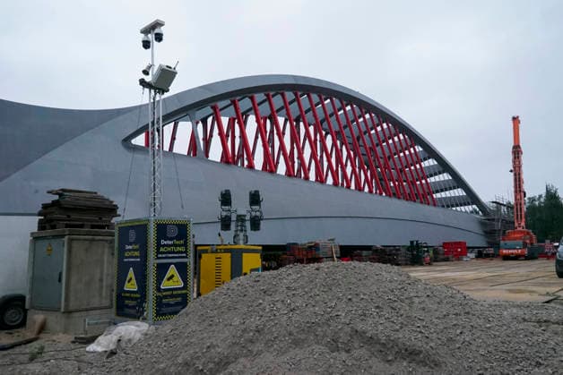 CNTV STERNBRUECKE- Baustelle Sternbrücke - Die alte Brücke wird demontiert und die neue wird zum Transport vorbereitet. Hamburg 18.06.2026Der eigentliche Abriss der Brücke erfolgt vermutlicherweise erst um den 23 und 24 Juli.Gleichzeitig laufen die Vorbereitungen für den Transport und Einhub der neuen Brücke. Hamburg Deutschland *** CNTV STERNBRUECKE Sternbrücke Construction Site: The old bridge is being dismantled and the new one is being prepared for transport. Hamburg, June 18, 2026. The actual demolition of the bridge is expected to take place around July 23 and 24. At the same time, preparations are underway for the transport and hoisting the new bridge. Hamburg, Germany